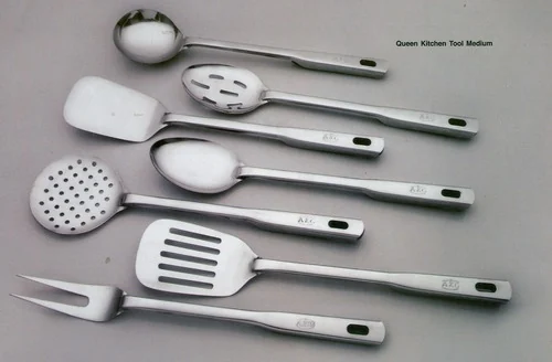 Queen Kitchen Tool ( Medium )